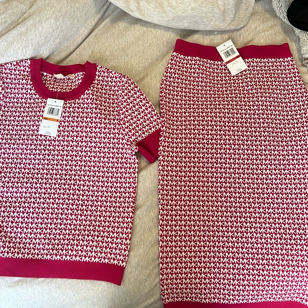 Michael Kors 2 piece monogram set in Pink